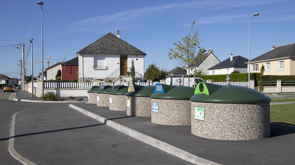 Environnement Point Apport Volontaire Poubelles Point de collecte Point de collecte du square Marcel Cholet EVRON