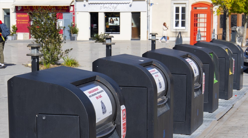 Environnement Point Apport Volontaire Poubelles Point de collecte de Pierre Mendes France 02