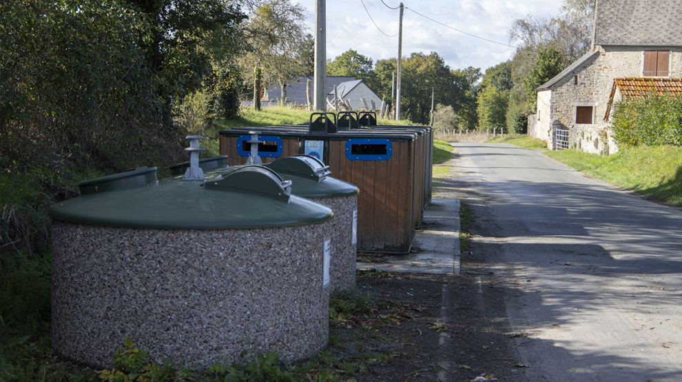 Environnement Point Apport Volontaire Poubelles Point de collecte des Noyers Saint Christophe du Luat