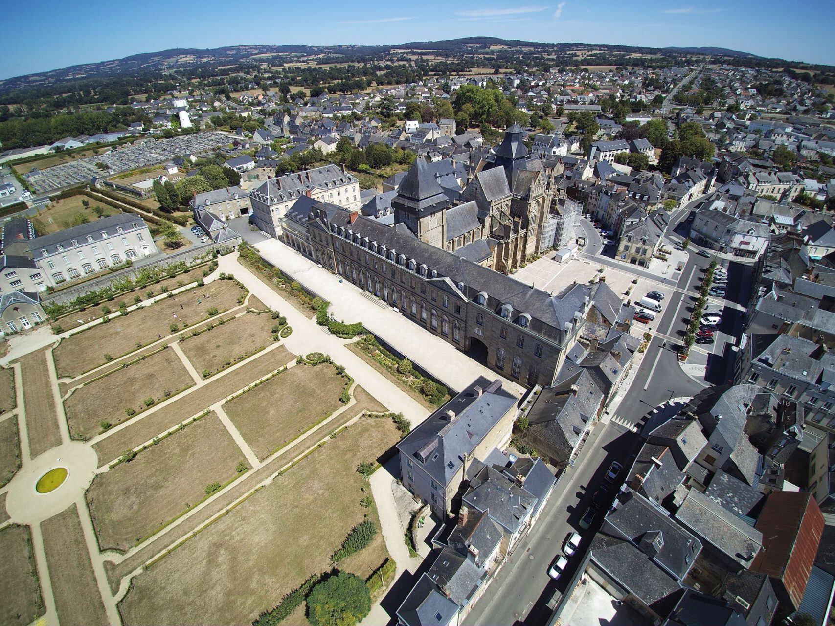 L’abbaye d’Evron
