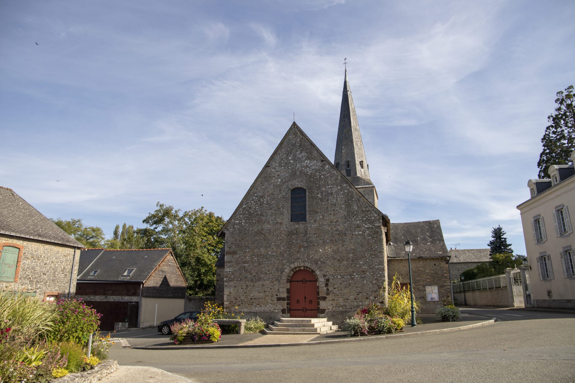 L’église paroissiale de Saint-Christophe-du-Luat