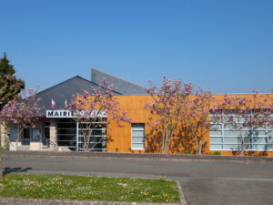 mairie chatres la foret