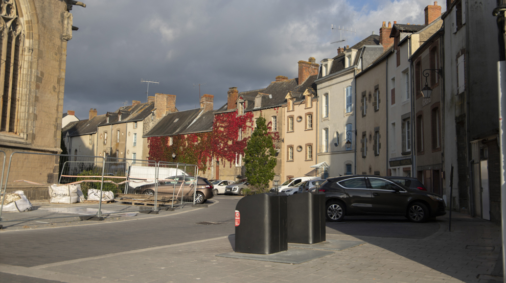 Evron Parking de la Basilique 04