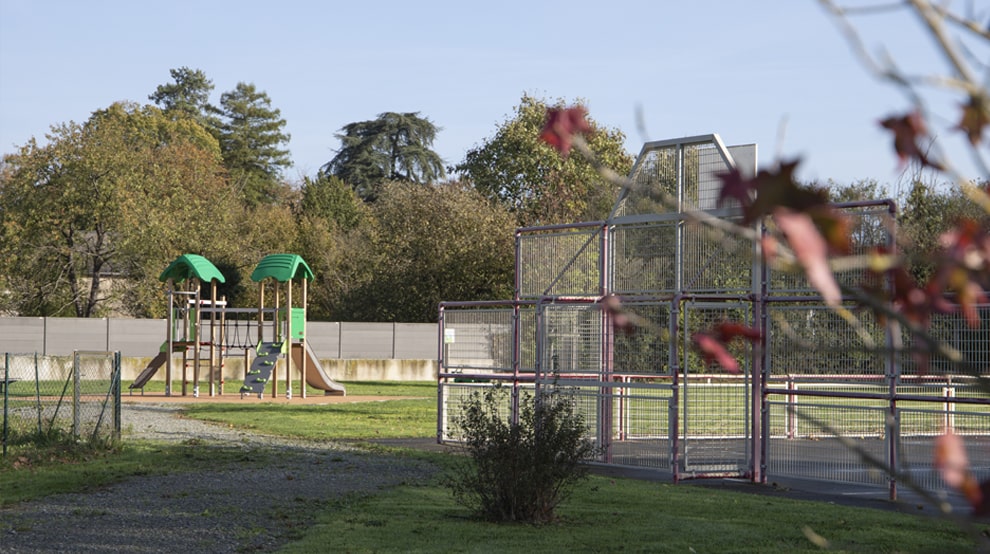 Aire de jeux à Saint Christophe du Luat EVRON 01 1