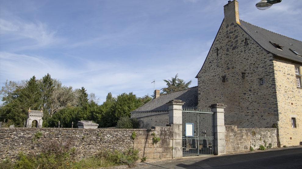 Cimetière Saint Christophe du Luat 01