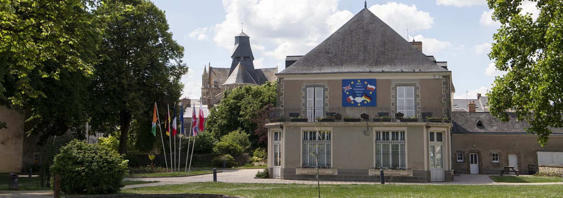 vue Évron mairie