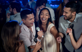 karaoké live pour la fête de la musique 2024 à Évron